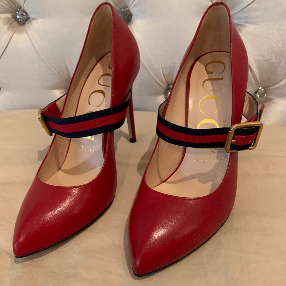 Gucci shoes: New without tags